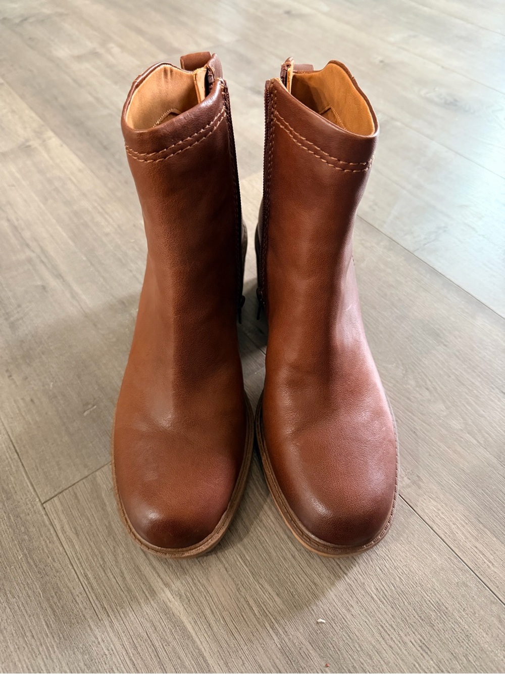 NWOT Women’s Cognac Leather Ankle Boots 9.5
